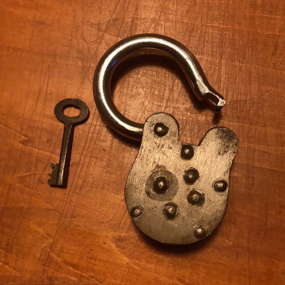 Vintage ATLAS Lock with Key - Picture 3 of 4